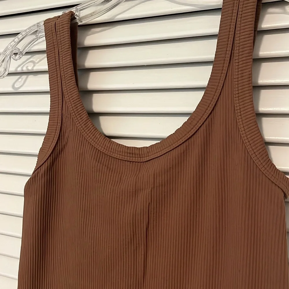 Brown fitted midi dress - Picture 2 of 3